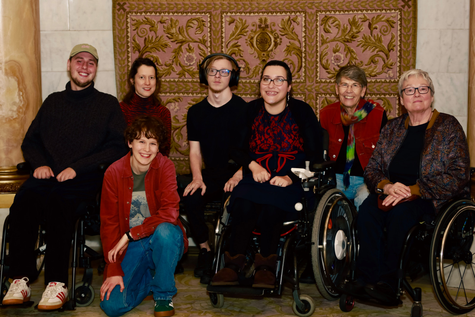 Gruppenfoto mit 7 Personen